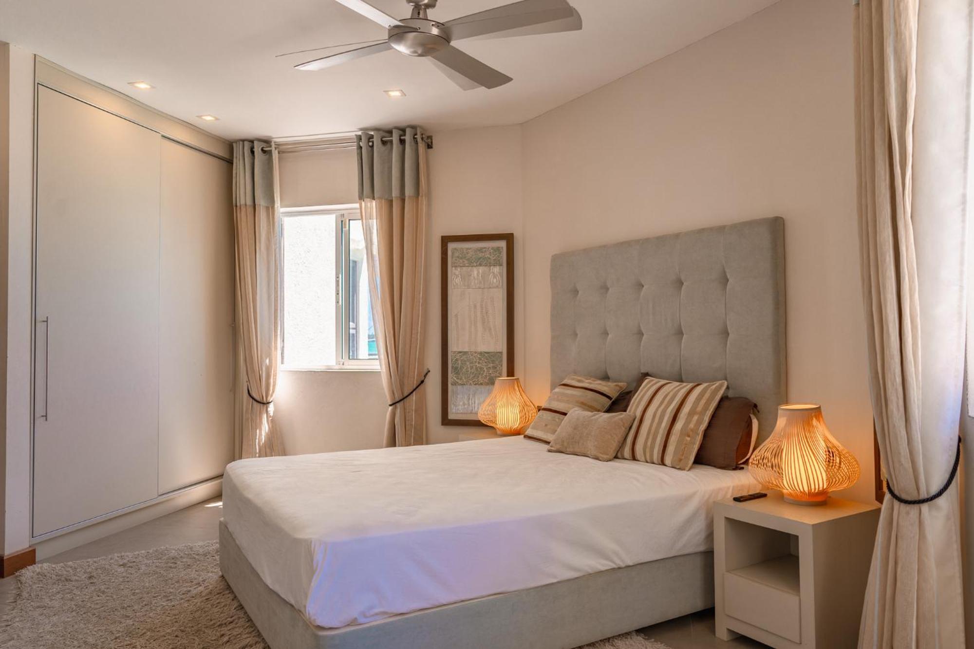 Beachfront Luxurious Stunning Sunset Boulevard Apartment, Grand Baie Bagian luar foto