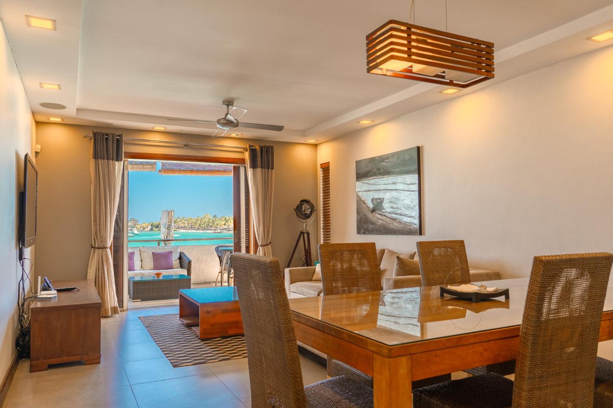 Beachfront Luxurious Stunning Sunset Boulevard Apartment, Grand Baie Bagian luar foto