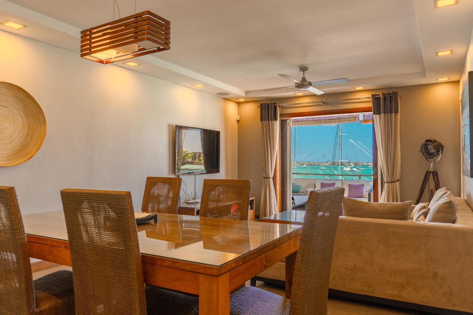 Beachfront Luxurious Stunning Sunset Boulevard Apartment, Grand Baie Bagian luar foto